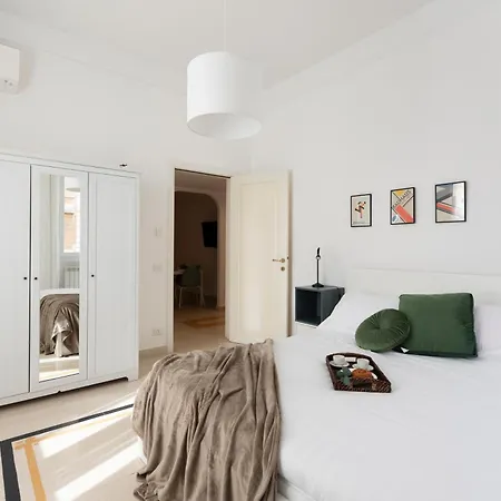 The Best Rent - Sunny Three-Bedroom Apartment Near Ottaviano Metro Stop-3