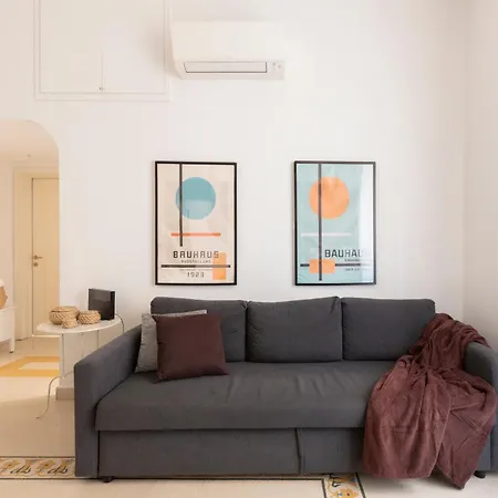 The Best Rent - Sunny Three-Bedroom Apartment Near Ottaviano Metro Stop-2