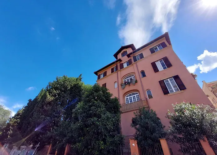A Casa, Aventino